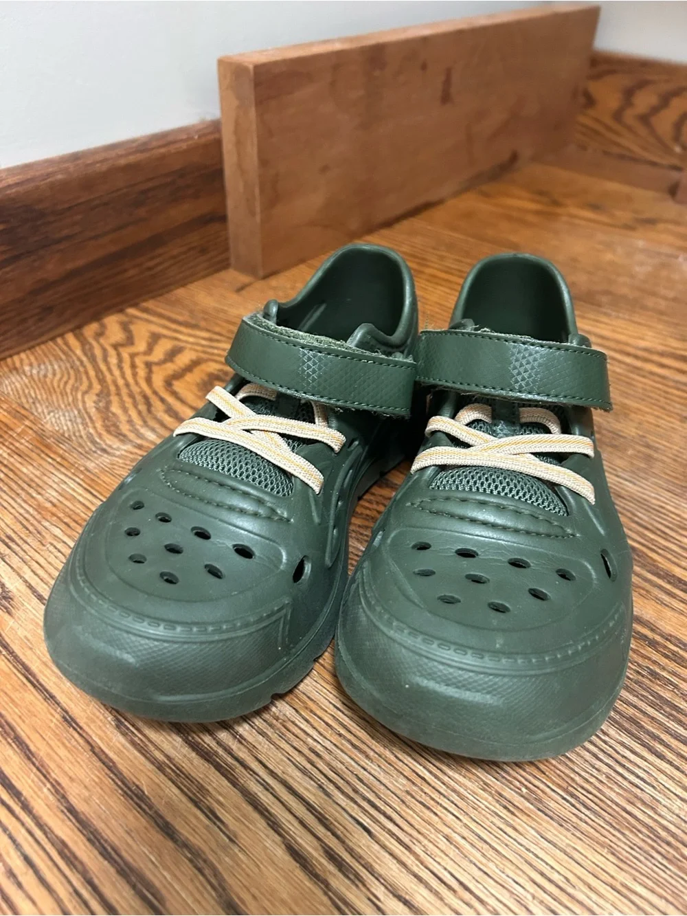 NEW Stride Rite Kids Water Shoes,  never worn, clean, smoke free home.